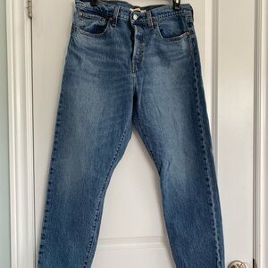 Levi’s women’s wedgie style Blue Denim Jeans. Size 31